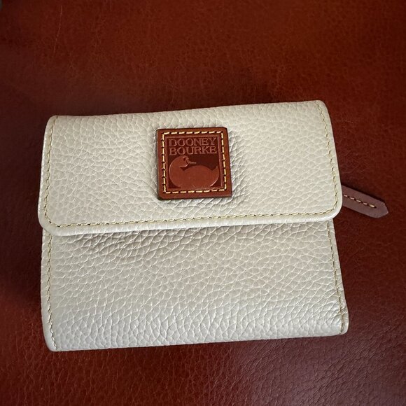 Dooney & Bourke Cream Leather Pebble Grain Handle Tote Bag + Matching Wallet - Picture 12 of 15